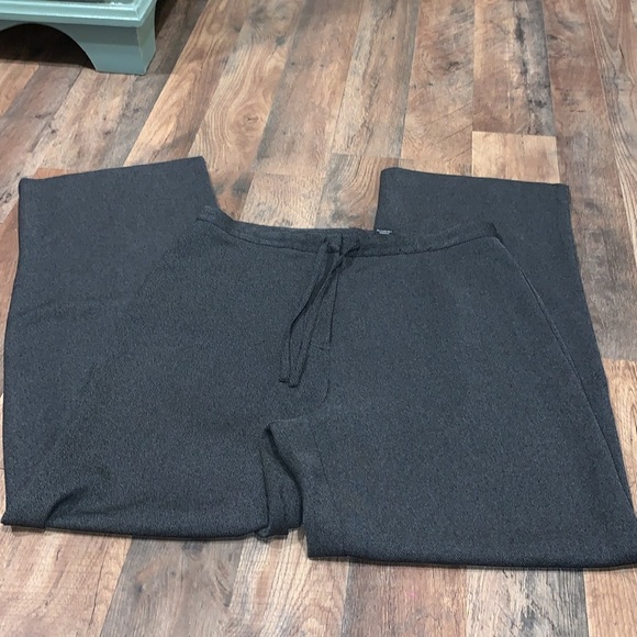 New York & Company High Waist Wide Leg Pants. Size 10 - Picture 3 of 7